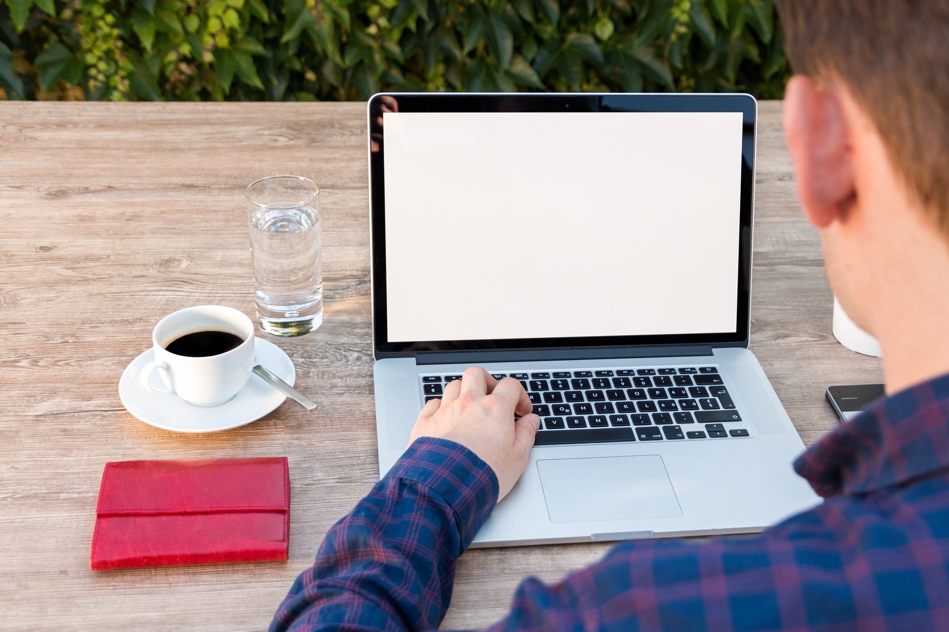 Man met laptop